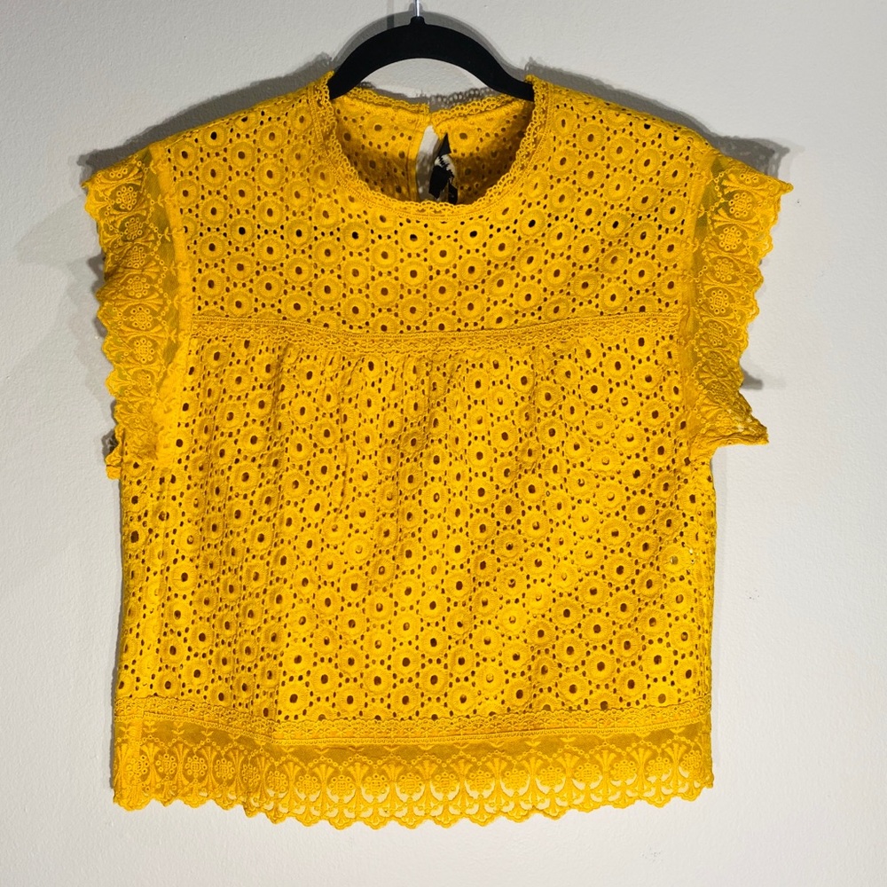 Gorgeous Eyelet & Lace Summer Top**Small - Picture 2 of 7